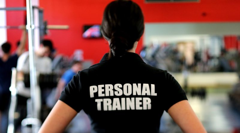 hire a personal trainer to achieve fitness goals